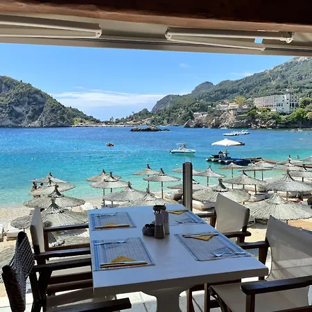 Poseidon Beach Bar & Restaurant Apartment