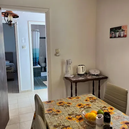 Poseidon Beach Bar & Restaurant Apartment *