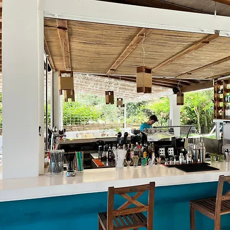 Poseidon Beach Bar & Restaurant Apartment