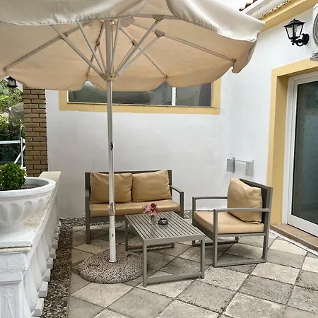 Poseidon Beach Bar & Restaurant Apartment